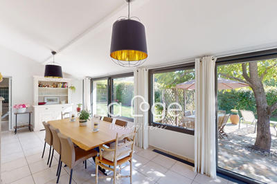 Maison - 195 m² - 7 pièces