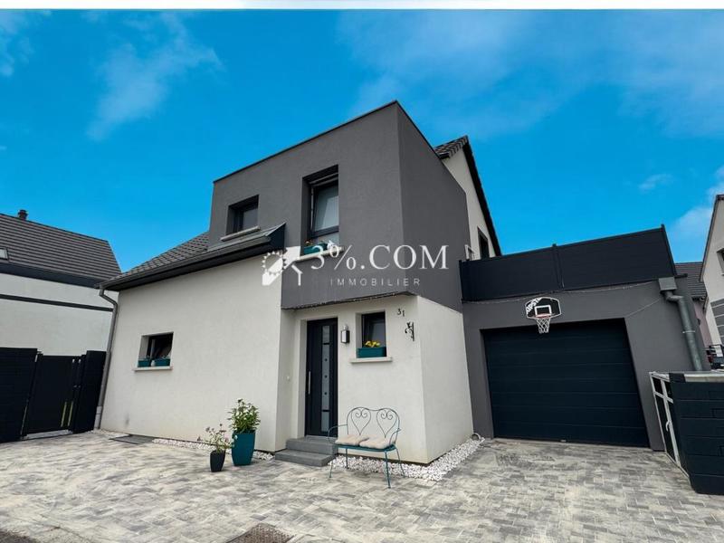 Maison - 98 m² - 5 pièces