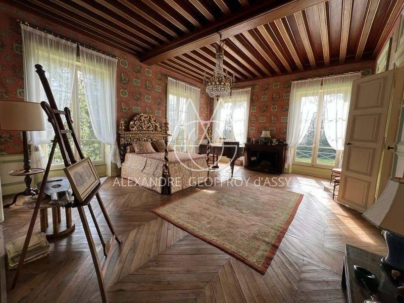 Château - 1 500 m² - 22 pièces