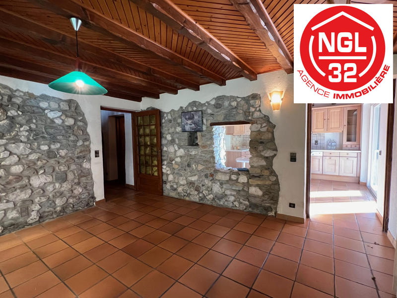 Maison - 233 m² - 8 pièces