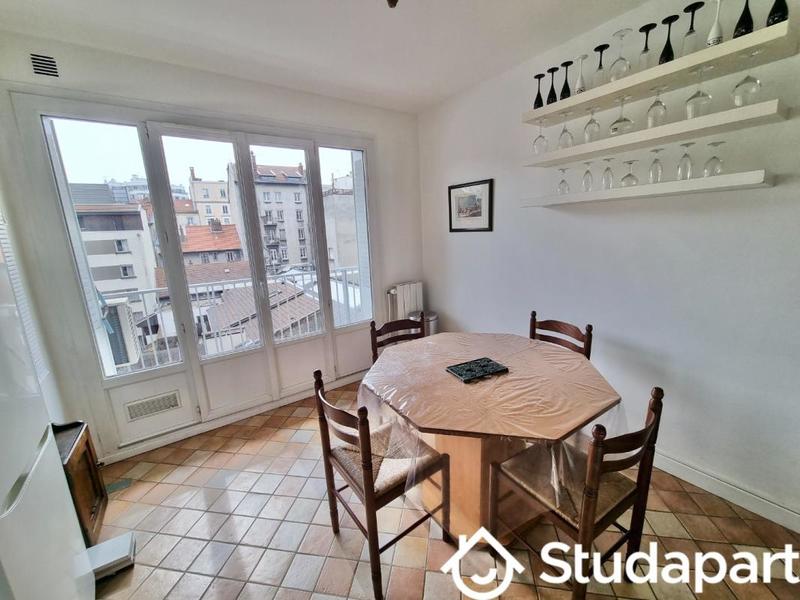 Appartement - 96 m² - 5 pièces