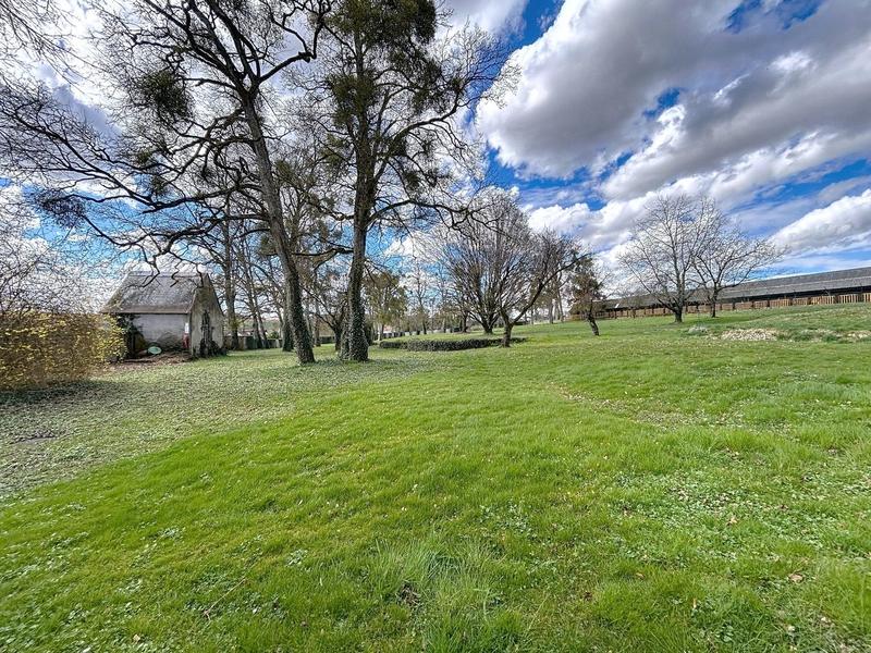 Château - 250 m² - 16 pièces