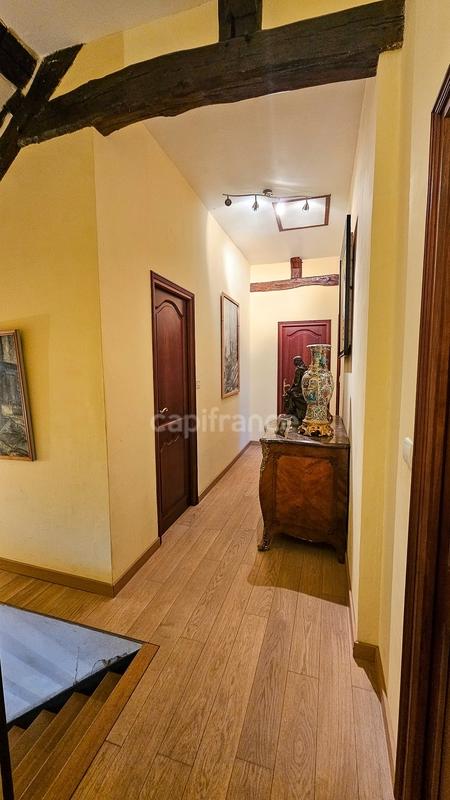 Corps de ferme - 550 m² - 15 pièces