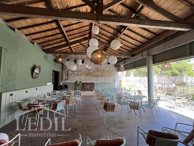 Maison - 231 m² - 6 pièces