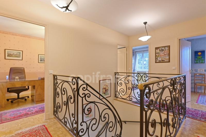 Maison bourgeoise - 225 m² - 9 pièces