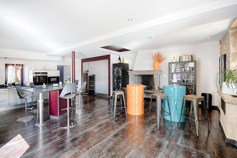 Bastide - 248 m² - 9 pièces