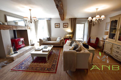 Maison - 157 m² - 8 pièces