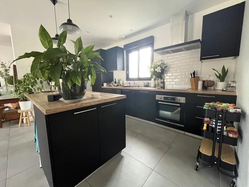 Maison - 111 m² - 4 pièces