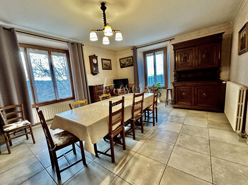 Maison - 500 m² - 6 pièces