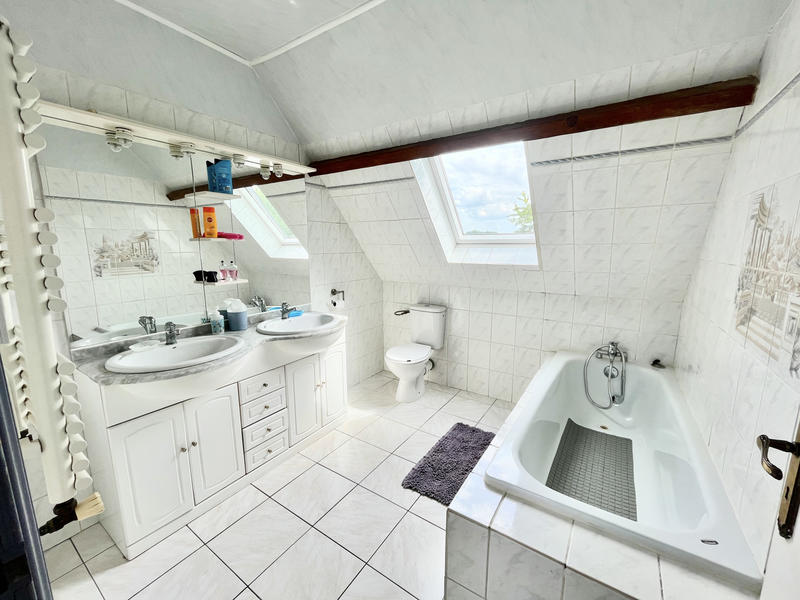 Maison - 160 m² - 8 pièces