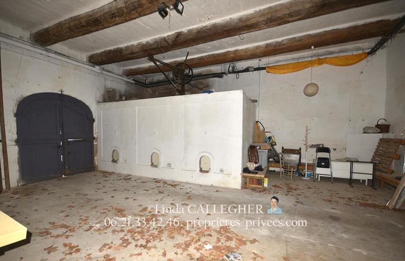 Demeure - 279 m² - 9 pièces