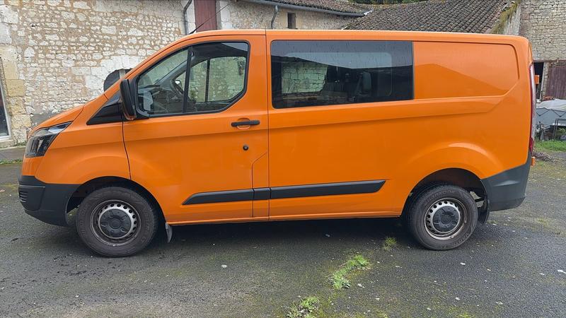 Ford Transit Custom Fourgon Vu 2.0 Ecoblue 105 Business Cabine a