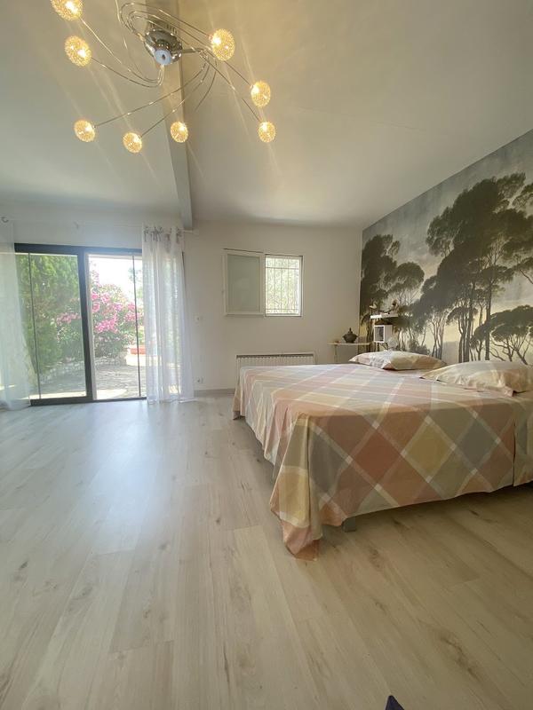 Villa - 210 m² - 8 pièces