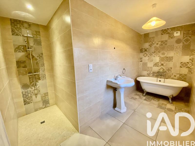 Maison - 197 m² - 9 pièces