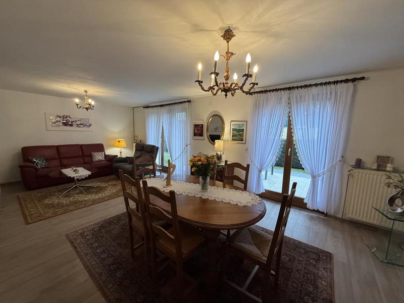 Maison - 92 m² - 5 pièces