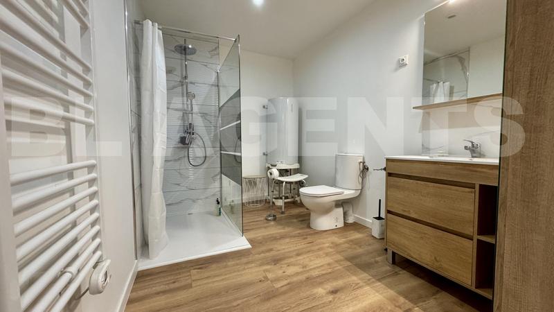 Maison de ville - 235 m² - 9 pièces