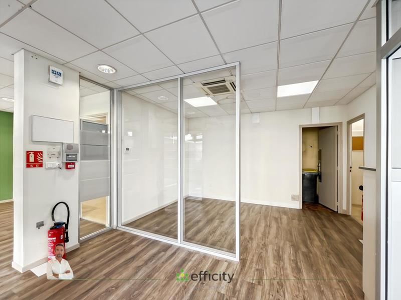 Bureau - 84 m² - 4 pièces