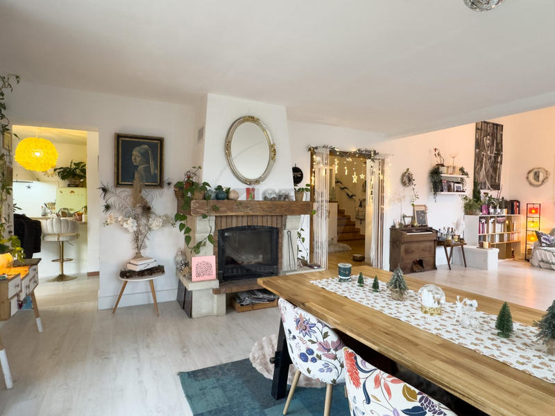 Maison - 211 m² - 7 pièces