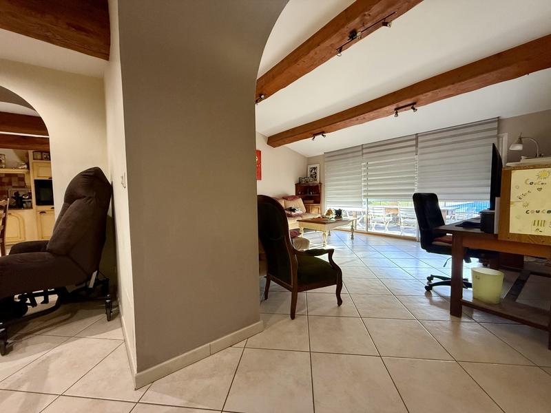 Maison - 245 m² - 8 pièces