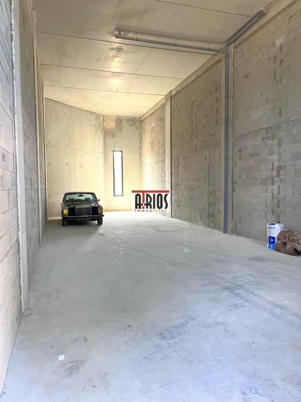 Entrepôt - 116 m² - 1 pièce