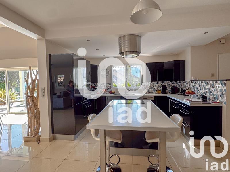 Maison - 242 m² - 6 pièces