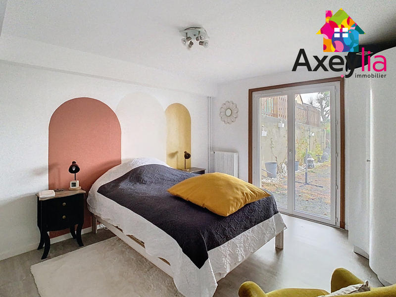 Maison - 214 m² - 8 pièces