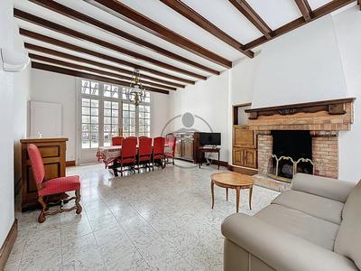 Maison - 199 m² - 6 pièces