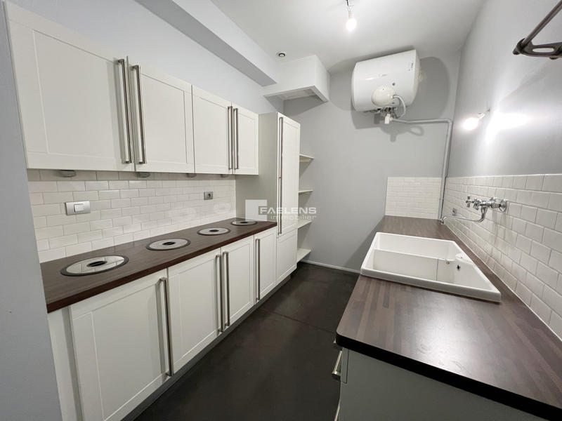 Loft - 435 m² - 5 pièces