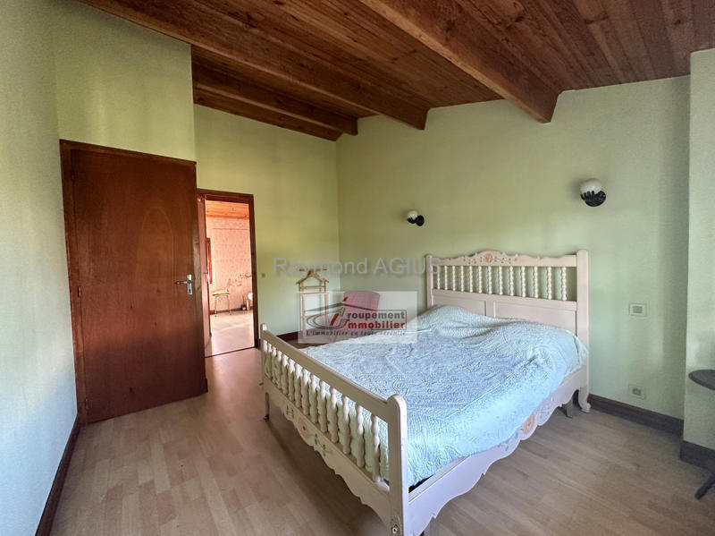 Maison - 219 m² - 13 pièces