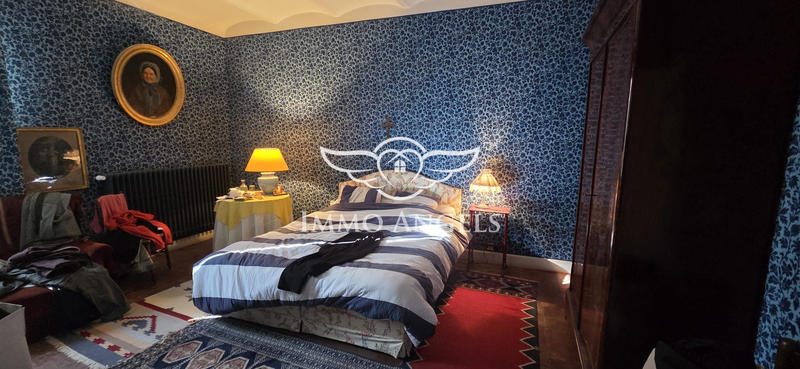 Maison ancienne - 249 m² - 8 pièces