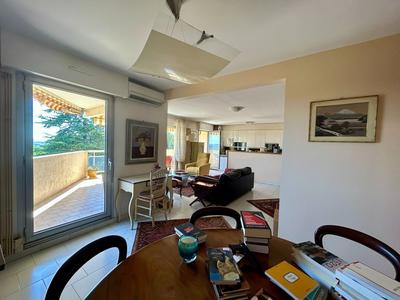 Appartement - 101 m² - 4 pièces