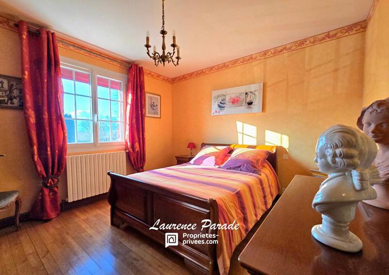 Maison - 227 m² - 7 pièces