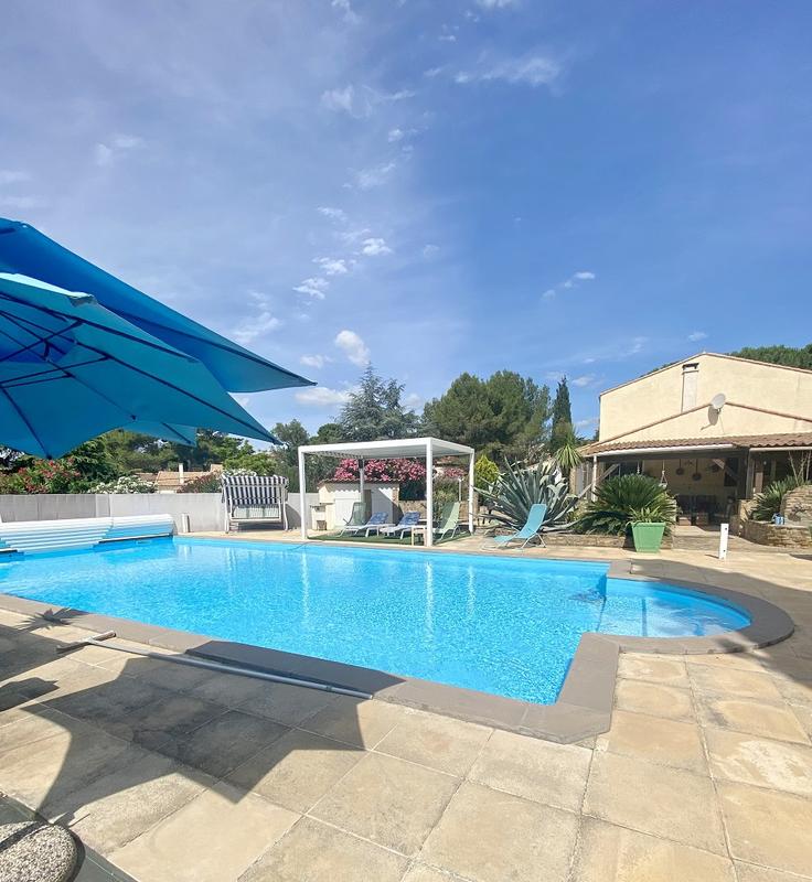 Villa - 210 m² - 8 pièces