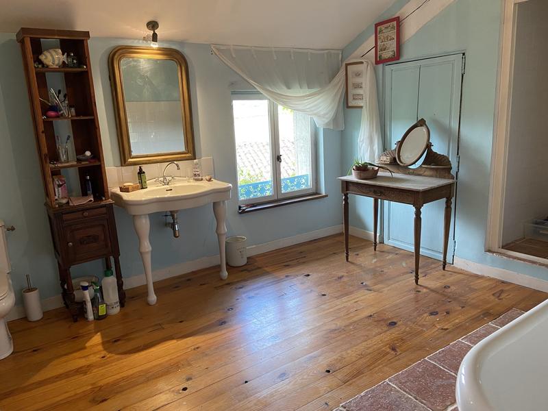 Maison traditionnelle - 373 m² - 5 pièces