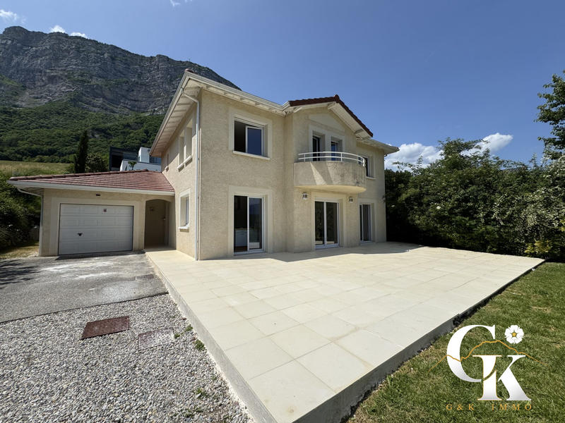 Maison - 140 m² - 6 pièces