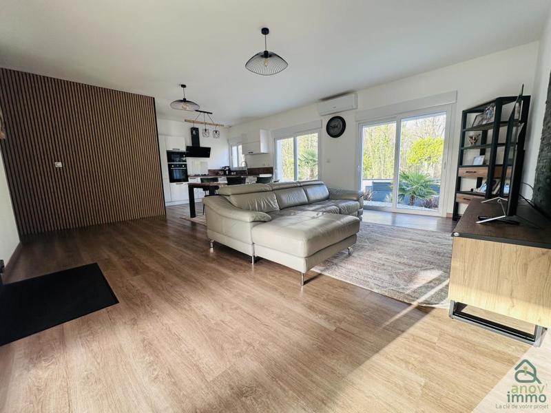 Maison - 99 m² - 5 pièces