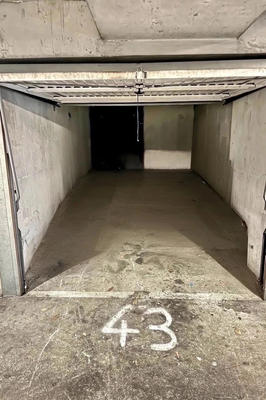 Parking / Garage - 11 m²