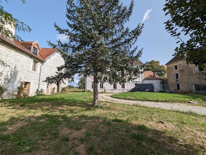 Château - 1 400 m² - 23 pièces