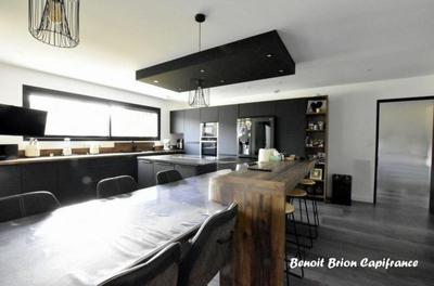 Maison - 200 m² - 5 pièces