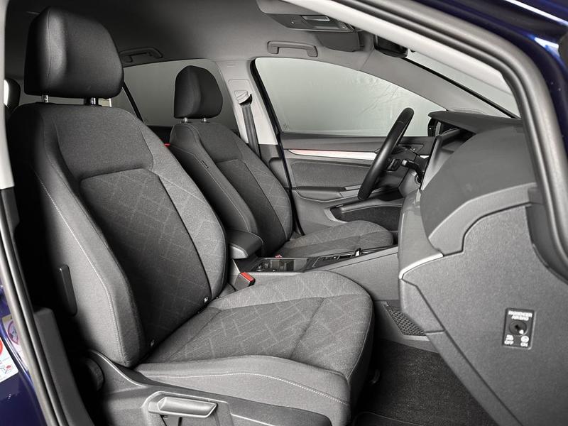 Volkswagen Golf 8 Life 2.0 Tdi Dsg 116ch Digital Cockpit Sieges Chauf Carplay Regul Acc Camera Gps