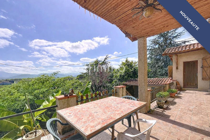 Maison - 201 m² - 5 pièces