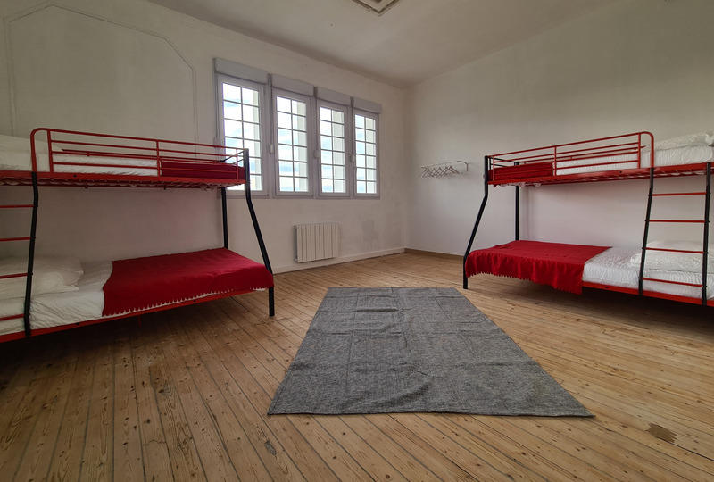 Propriété - 400 m² - 15 pièces