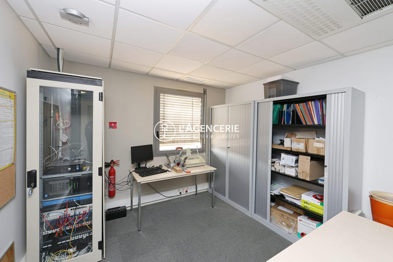 Bureau - 130 m² - 7 pièces