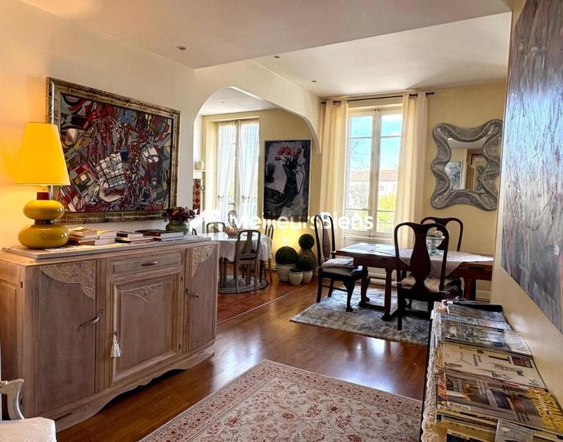 Appartement ancien - 101 m² - 3 pièces