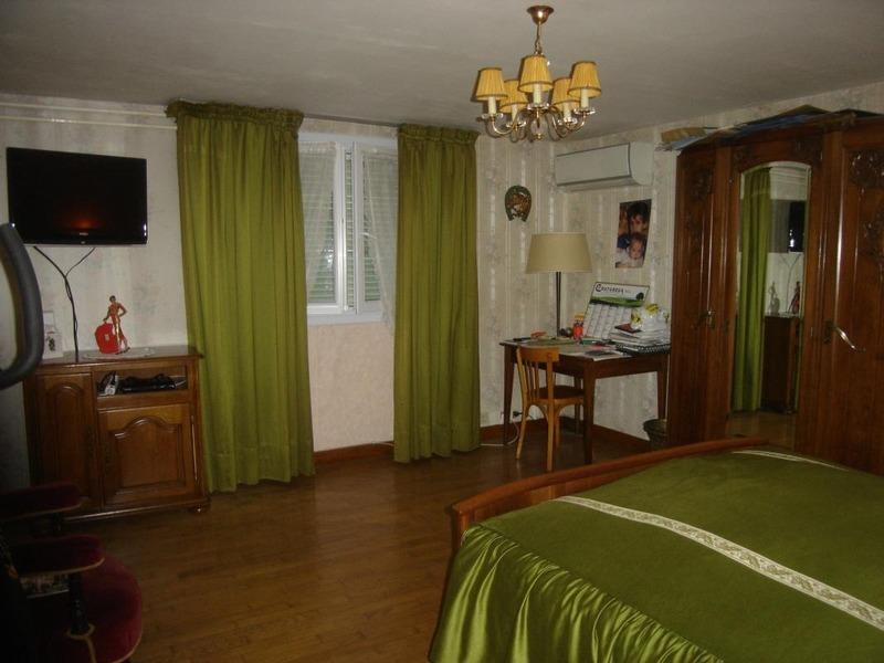 Maison - 174 m² - 9 pièces