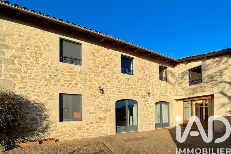 Maison de village - 262 m² - 9 pièces