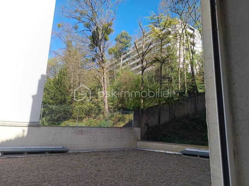 Loft - 98 m² - 5 pièces