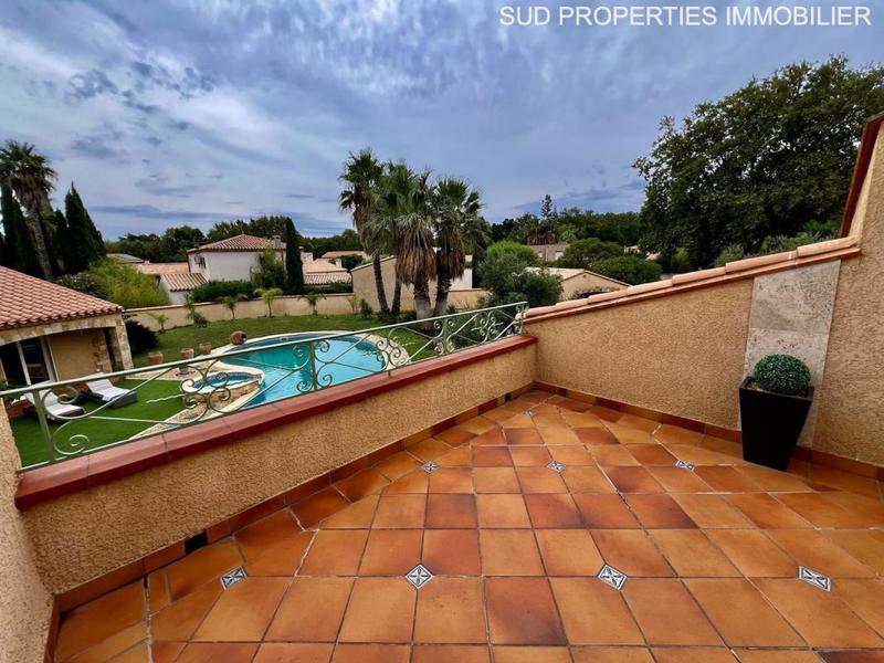 Propriété - 297 m² - 7 pièces