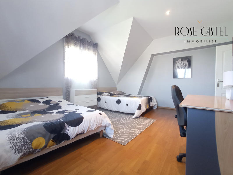 Maison - 221 m² - 6 pièces