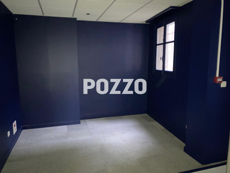 Local commercial - 190 m² - 8 pièces